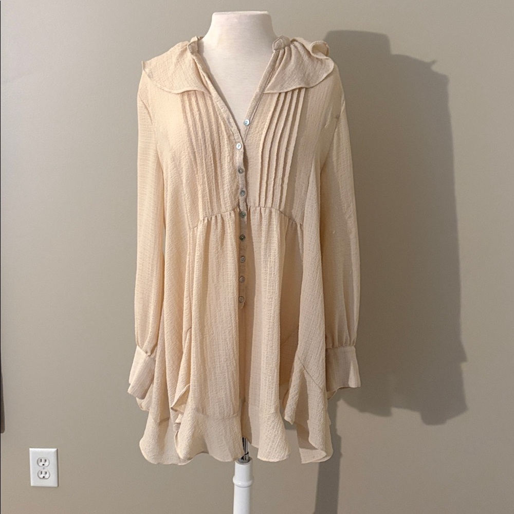 Entro Cream Button-Up Blouse